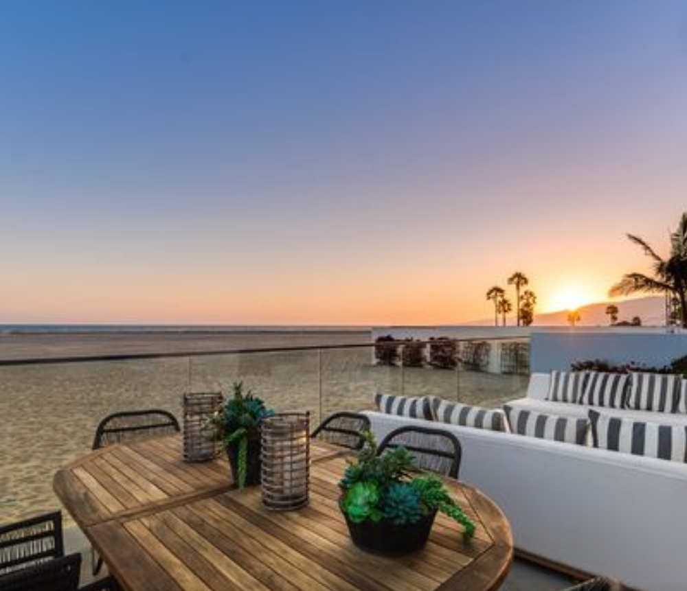 This Santa Monica Beach-Side Home is Breathtaking